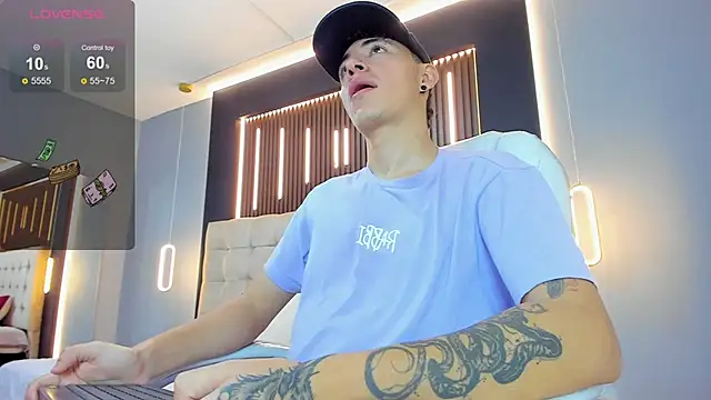 Lobo 17  online show from 03/14/26, 03:45