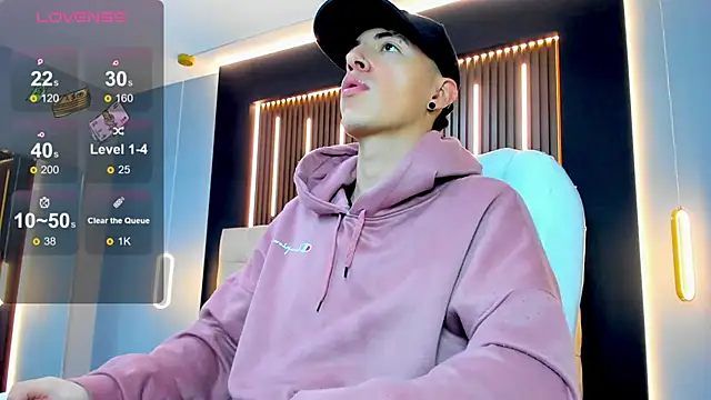 Lobo 17  online show from 02/28/26, 03:39