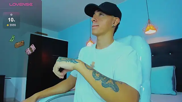 Lobo 17  online show from 11/18/25, 03:43