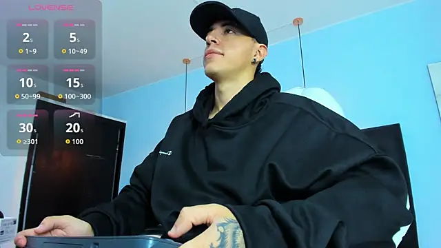 Lobo 17  online show from 10/22/25, 03:50