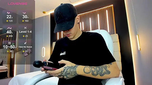 Lobo 17  online show from 02/11/26, 10:53