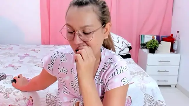 Annaraquel  online show from 02/02/26, 09:47