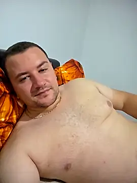 Snapshot of KarlosCarutox chatting on 10/01/25, 07:18 KarlosCarutox online show from 10/01/25, 07:18