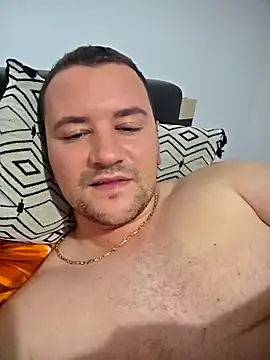 Snapshot of KarlosCarutox chatting on 10/02/25, 04:21 KarlosCarutox online show from 10/02/25, 04:21