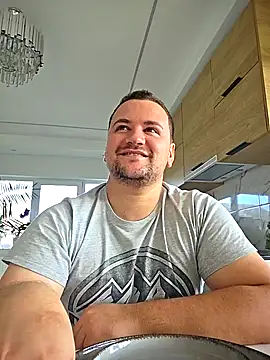 Snapshot of KarlosCarutox chatting on 11/12/25, 12:20 KarlosCarutox online show from 11/12/25, 12:20