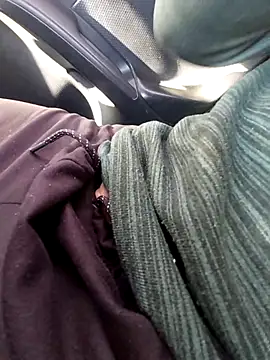 QcMisterv13 online show from 10/29/25, 07:35