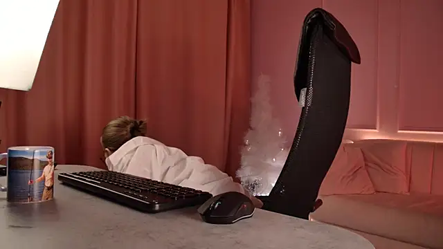 AphexQueen online show from 12/19/25, 10:17