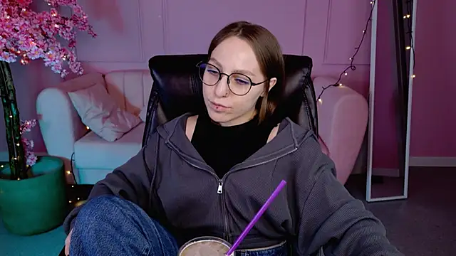 AphexQueen online show from 02/28/25, 01:03