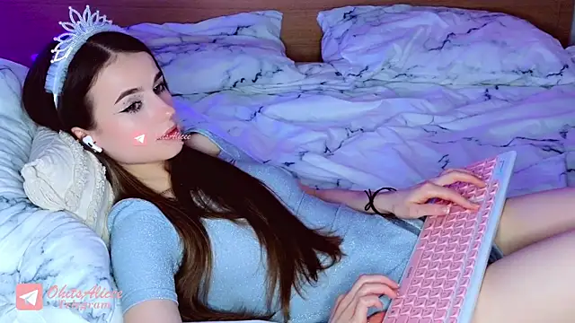  OhitsMe online show from 12/04/24, 11:57