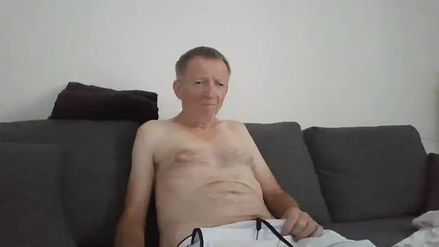 naturiste974 online show from 05/27/26, 01:40