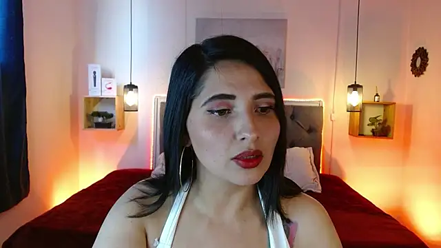 Snapshot of emily_leinner chatting on 03/21/25, 02:29 emily leinner online show from 03/21/25, 02:29