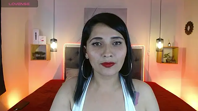 Snapshot of emily_leinner chatting on 02/22/25, 02:30 emily leinner online show from 02/22/25, 02:30
