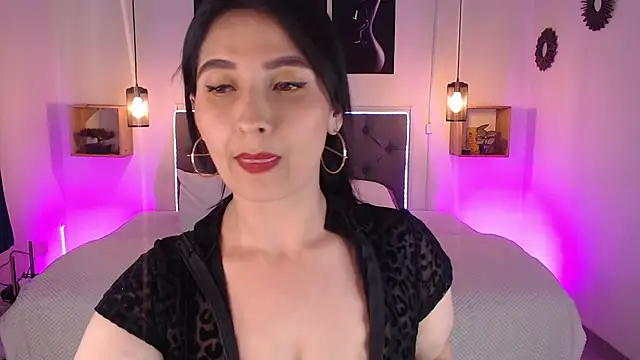 emily leinner online show from 11/12/25, 03:05