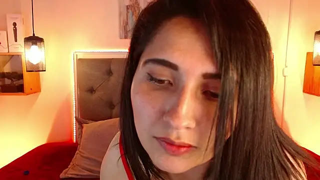Snapshot of emily_leinner chatting on 03/09/25, 08:31 emily leinner online show from 03/09/25, 08:31