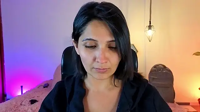 Snapshot of emily_leinner chatting on 04/18/26, 11:38 emily leinner online show from 04/18/26, 11:38