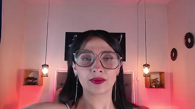 Snapshot of emily_leinner chatting on 10/10/25, 02:51 emily leinner online show from 10/10/25, 02:51