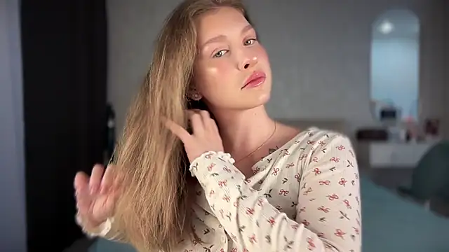 Scarlett Florence online show from 11/19/25, 11:21