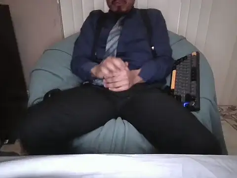 Snapshot of Slutpupdmv chatting on 03/15/26, 10:17 Slutpupdmv online show from 03/15/26, 10:17