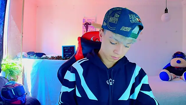 twink sebas  online show from 11/18/25, 03:37