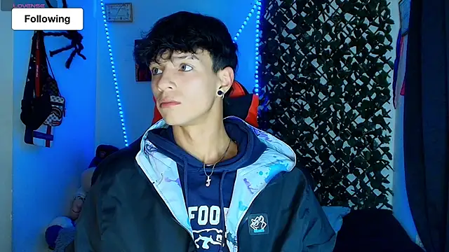 Snapshot of twink_sebas_ chatting on 02/19/25, 01:29 twink sebas online show from 02/19/25, 01:29