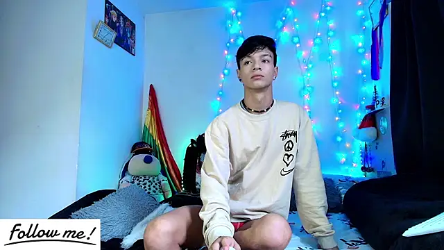 Snapshot of twink_sebas_ chatting on 01/05/25, 02:41 twink sebas online show from 01/05/25, 02:41