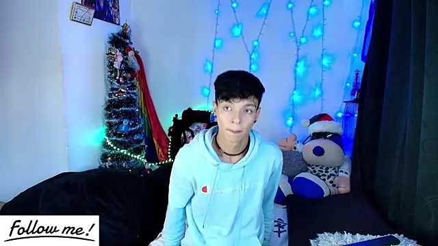 Snapshot of twink_sebas_ chatting on 12/31/24, 03:20 twink sebas online show from 12/31/24, 03:20