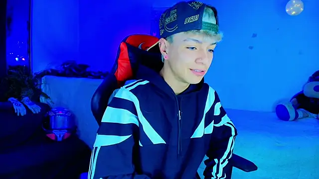 twink sebas  online show from 11/18/25, 03:32