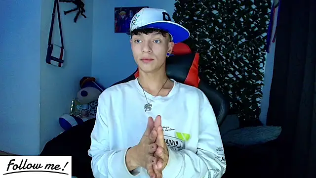 Snapshot of twink_sebas_ chatting on 01/31/25, 06:13 twink sebas online show from 01/31/25, 06:13