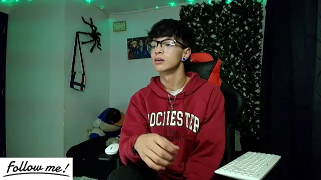 Snapshot of twink_sebas_ chatting on 01/22/25, 06:10 twink sebas online show from 01/22/25, 06:10