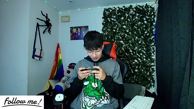 Snapshot of twink_sebas_ chatting on 01/18/25, 12:35 twink sebas online show from 01/18/25, 12:35
