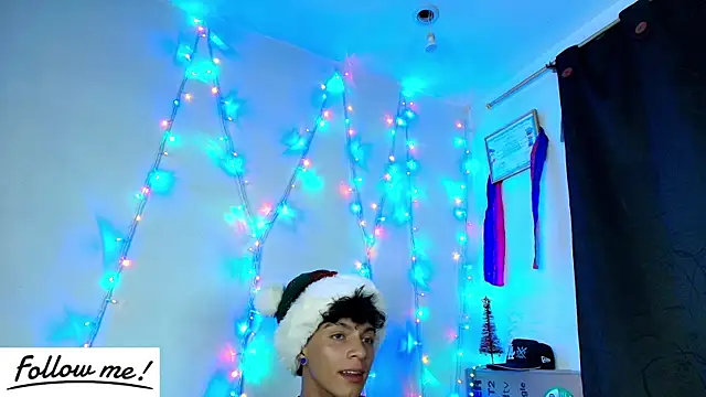 Snapshot of twink_sebas_ chatting on 12/30/24, 01:04 twink sebas online show from 12/30/24, 01:04