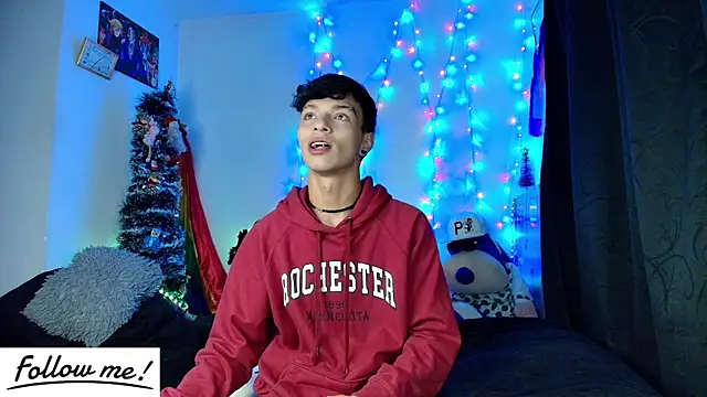 Snapshot of twink_sebas_ chatting on 01/01/25, 08:02 twink sebas online show from 01/01/25, 08:02