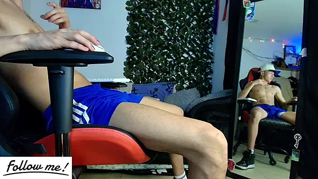 Snapshot of twink_sebas_ chatting on 01/31/25, 09:27 twink sebas online show from 01/31/25, 09:27