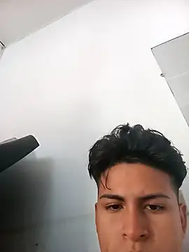 Snapshot of juanpr_1-15 chatting on 11/11/25, 09:42 juanpr 1-15 online show from 11/11/25, 09:42