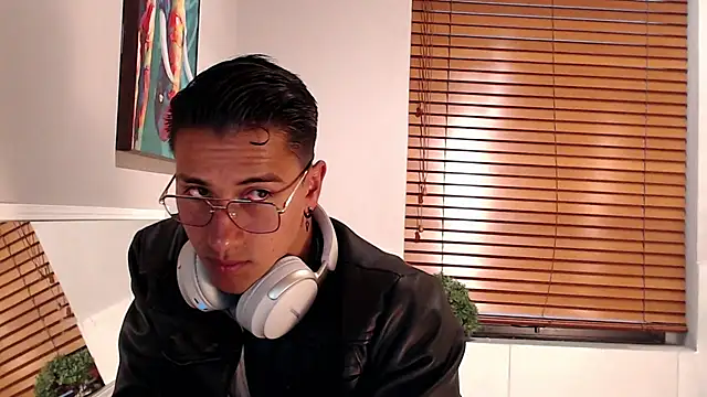 Snapshot of Andy_Joy_ chatting on 09/23/25, 11:39 Andy Joy online show from 09/23/25, 11:39