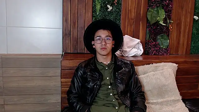 Snapshot of Andy_Joy_ chatting on 11/15/25, 11:25 Andy Joy online show from 11/15/25, 11:25