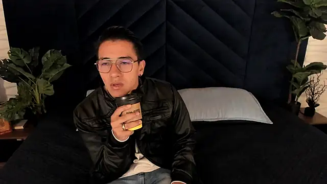 Snapshot of Andy_Joy_ chatting on 10/08/25, 11:12 Andy Joy online show from 10/08/25, 11:12