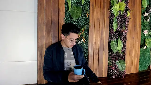 Snapshot of Andy_Joy_ chatting on 01/09/26, 01:18 Andy Joy online show from 01/09/26, 01:18