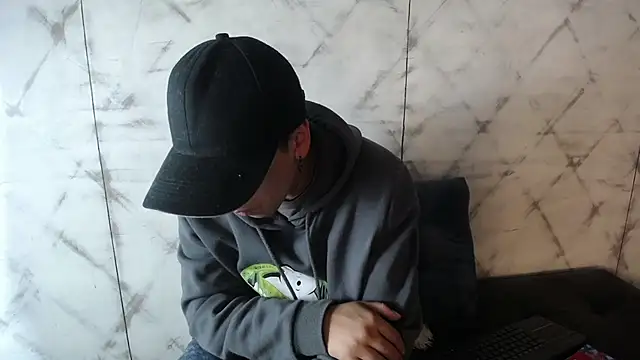 Snapshot of Andy_Joy_ chatting on 11/19/25, 11:21 Andy Joy online show from 11/19/25, 11:21