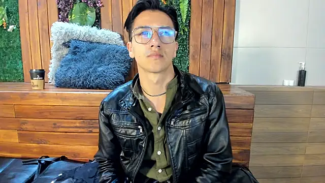 Snapshot of Andy_Joy_ chatting on 06/19/26, 11:38 Andy Joy online show from 06/19/26, 11:38