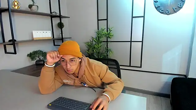 Snapshot of Andy_Joy_ chatting on 11/12/25, 11:36 Andy Joy online show from 11/12/25, 11:36