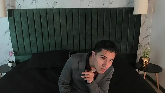 Snapshot of Andy_Joy_ chatting on 12/16/25, 11:14 Andy Joy online show from 12/16/25, 11:14