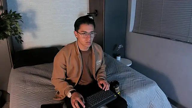 Snapshot of Andy_Joy_ chatting on 11/14/25, 11:25 Andy Joy online show from 11/14/25, 11:25