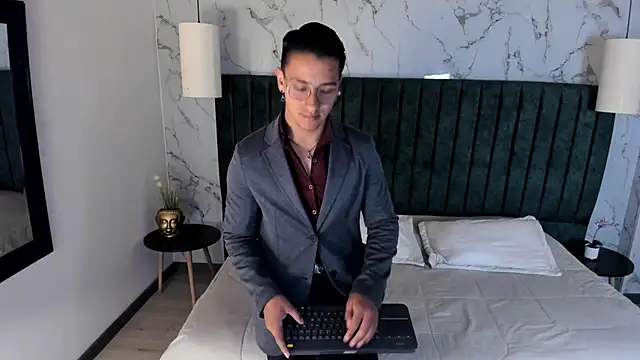 Snapshot of Andy_Joy_ chatting on 09/26/25, 12:01 Andy Joy online show from 09/26/25, 12:01