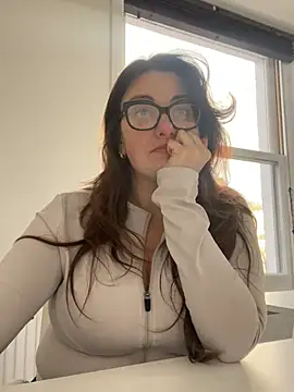 Miss Stassi online show from 01/02/25, 09:33