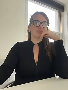 Miss Stassi online show from 12/18/24, 02:17