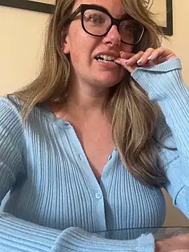 Miss Stassi online show from 05/12/26, 08:32
