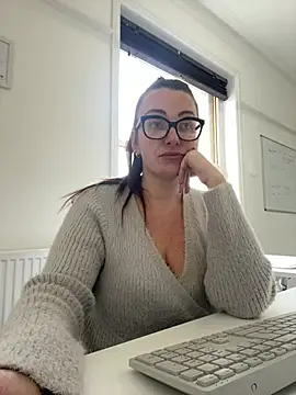 Miss Stassi online show from 03/05/25, 10:00