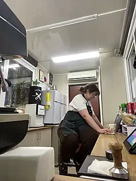 cinnabon  online show from 03/02/25, 03:19