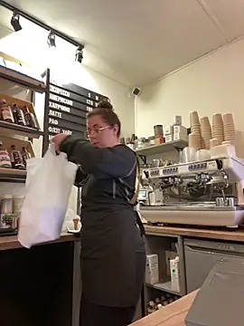 cinnabon  online show from 10/19/25, 01:58